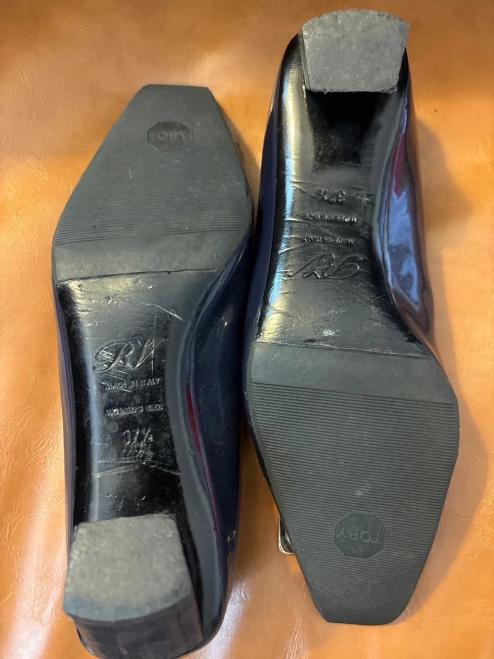 Roger Vivier Shoes - Picture 3 of 6